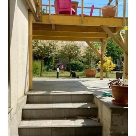 T1 Confort Cote Jardin D Artiste Montgeron