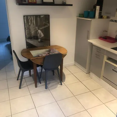 Apartment T1 Confort Cote Jardin D Artiste *
